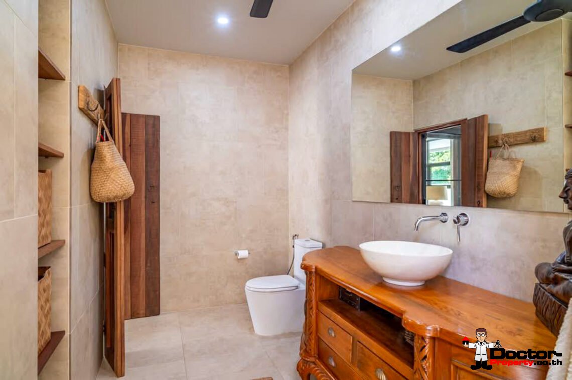 2 Bedroom Pool Villa just 50 metres to the Beach in Leam Sir, Koh Samui – For Sale